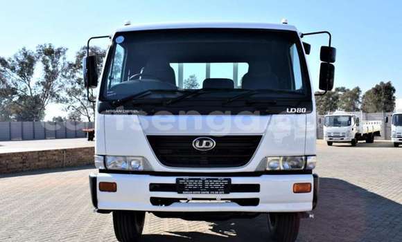 Nunua Ilio tumika Nissan Urvan White Gari ndani ya Ezulwini nchini Hhohho