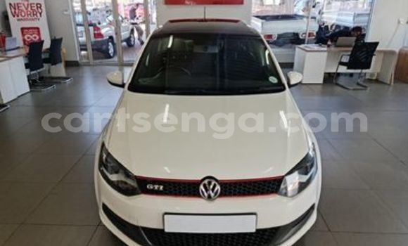 Nunua Ilio tumika Volkswagen Polo White Gari ndani ya Ezulwini nchini Hhohho Nunua Ilio tumika Volkswagen Polo White Gari ndani ya Ezulwini nchini Hhohho