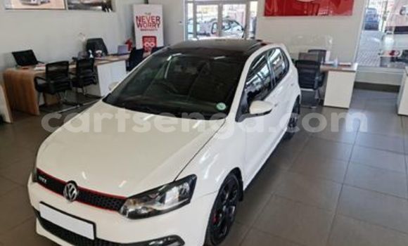 Nunua Ilio tumika Volkswagen Polo White Gari ndani ya Ezulwini nchini Hhohho Nunua Ilio tumika Volkswagen Polo White Gari ndani ya Ezulwini nchini Hhohho