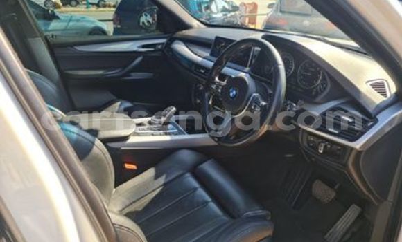 Nunua Ilio tumika BMW M5 White Gari ndani ya Ezulwini nchini Hhohho Nunua Ilio tumika BMW M5 White Gari ndani ya Ezulwini nchini Hhohho
