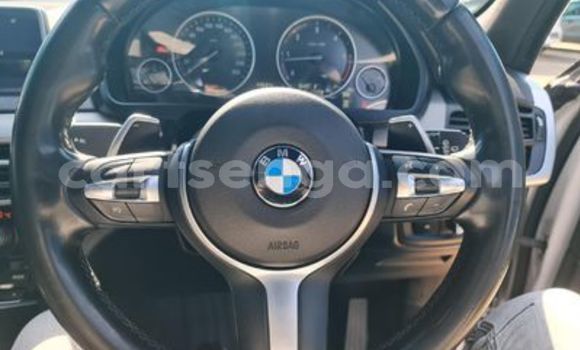 Nunua Ilio tumika BMW M5 White Gari ndani ya Ezulwini nchini Hhohho Nunua Ilio tumika BMW M5 White Gari ndani ya Ezulwini nchini Hhohho