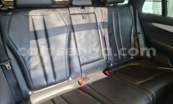 Nunua Ilio tumika BMW M5 White Gari ndani ya Ezulwini nchini Hhohho Nunua Ilio tumika BMW M5 White Gari ndani ya Ezulwini nchini Hhohho