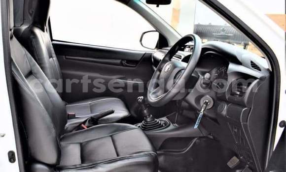 Buy Used Toyota Hilux White Car in Big Bend in Lubombo District Buy Used Toyota Hilux White Car in Big Bend in Lubombo District