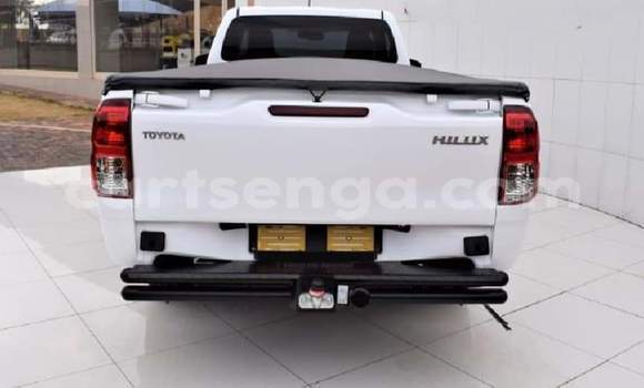 Buy Used Toyota Hilux White Car in Big Bend in Lubombo District Buy Used Toyota Hilux White Car in Big Bend in Lubombo District