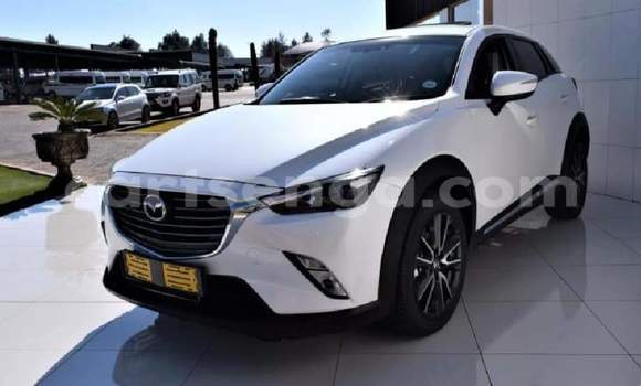 Nunua Ilio tumika Mazda CX-3 White Gari ndani ya Big Bend nchini Wilaya ya Lubombo