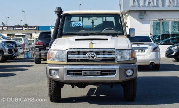 Nunua Imported Toyota Land Cruiser Beige Gari ndani ya Import - Dubai nchini Hhohho Nunua Imported Toyota Land Cruiser Beige Gari ndani ya Import - Dubai nchini Hhohho
