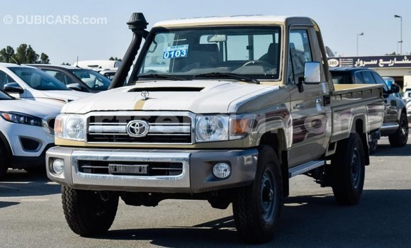 Nunua Imported Toyota Land Cruiser Beige Gari ndani ya Import - Dubai nchini Hhohho Nunua Imported Toyota Land Cruiser Beige Gari ndani ya Import - Dubai nchini Hhohho