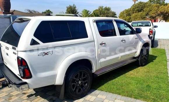 Nunua Ilio tumika Toyota Hilux White Gari ndani ya Ezulwini nchini Hhohho Nunua Ilio tumika Toyota Hilux White Gari ndani ya Ezulwini nchini Hhohho