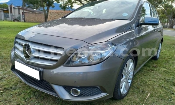 Nunua Ilio tumika Mercedes‒Benz B-klasse Silver Gari ndani ya Manzini nchini Manzini Nunua Ilio tumika Mercedes‒Benz B-klasse Silver Gari ndani ya Manzini nchini Manzini