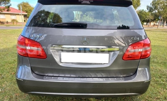 Nunua Ilio tumika Mercedes‒Benz B-klasse Silver Gari ndani ya Manzini nchini Manzini Nunua Ilio tumika Mercedes‒Benz B-klasse Silver Gari ndani ya Manzini nchini Manzini