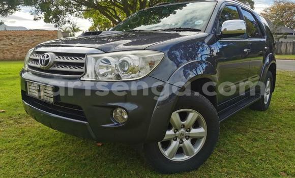 Nunua Ilio tumika Toyota Fortuner Black Gari ndani ya Manzini nchini Manzini