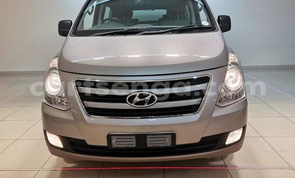 Acheter Occasion Voiture Hyundai H1 Gris à Mbabane, Manzini Acheter Occasion Voiture Hyundai H1 Gris à Mbabane, Manzini