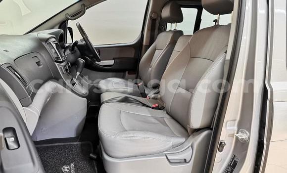 Acheter Occasion Voiture Hyundai H1 Gris à Mbabane, Manzini Acheter Occasion Voiture Hyundai H1 Gris à Mbabane, Manzini