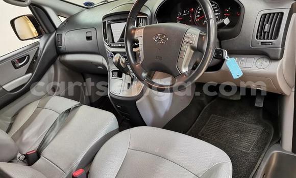 Acheter Occasion Voiture Hyundai H1 Gris à Mbabane, Manzini Acheter Occasion Voiture Hyundai H1 Gris à Mbabane, Manzini