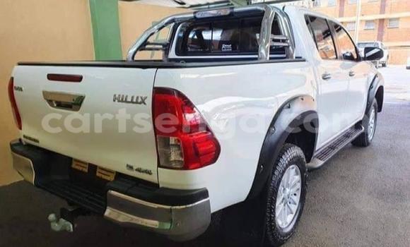 Buy Used Toyota Hilux White Car in Mbabane in Manzini Buy Used Toyota Hilux White Car in Mbabane in Manzini