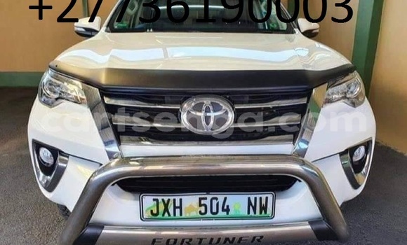 Acheter Occasion Voiture Toyota Fortuner Blanc à Mbabane, Manzini Acheter Occasion Voiture Toyota Fortuner Blanc à Mbabane, Manzini