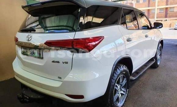 Buy Used Toyota Fortuner White Car in Mbabane in Manzini Buy Used Toyota Fortuner White Car in Mbabane in Manzini