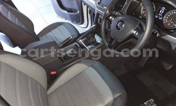 Buy Used Volkswagen Amarok White Car in Mbabane in Manzini Buy Used Volkswagen Amarok White Car in Mbabane in Manzini