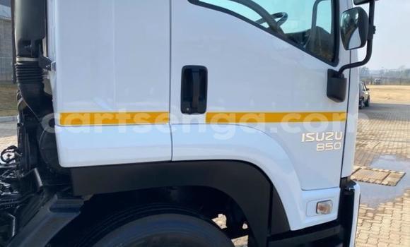 Nunua Ilio tumika Isuzu FTR 850 White Lori ndani ya Ezulwini nchini Hhohho Nunua Ilio tumika Isuzu FTR 850 White Lori ndani ya Ezulwini nchini Hhohho