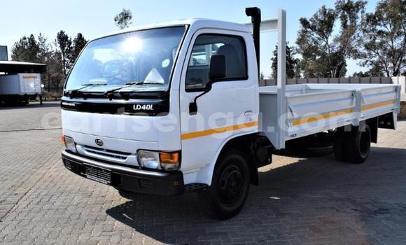 Nunua Ilio tumika Nissan UD White Lori ndani ya Hlatikulu nchini Wilaya ya Shiselweni Nunua Ilio tumika Nissan UD White Lori ndani ya Hlatikulu nchini Wilaya ya Shiselweni