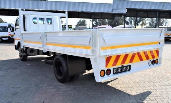 Nunua Ilio tumika Nissan UD White Lori ndani ya Hlatikulu nchini Wilaya ya Shiselweni Nunua Ilio tumika Nissan UD White Lori ndani ya Hlatikulu nchini Wilaya ya Shiselweni