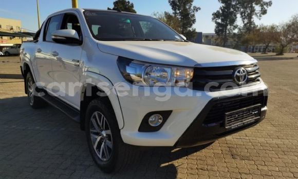 Nunua Ilio tumika Toyota Hilux White Gari ndani ya Mbabane nchini Manzini Nunua Ilio tumika Toyota Hilux White Gari ndani ya Mbabane nchini Manzini