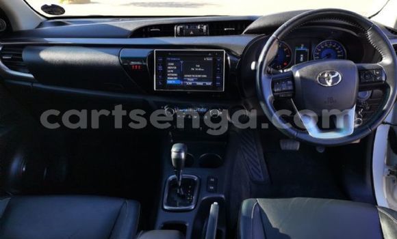 Nunua Ilio tumika Toyota Hilux White Gari ndani ya Mbabane nchini Manzini Nunua Ilio tumika Toyota Hilux White Gari ndani ya Mbabane nchini Manzini