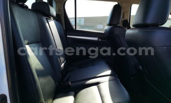 Nunua Ilio tumika Toyota Hilux White Gari ndani ya Mbabane nchini Manzini Nunua Ilio tumika Toyota Hilux White Gari ndani ya Mbabane nchini Manzini