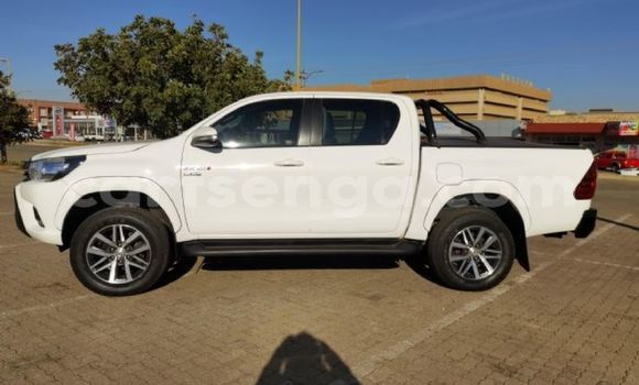 Nunua Ilio tumika Toyota Hilux White Gari ndani ya Mbabane nchini Manzini Nunua Ilio tumika Toyota Hilux White Gari ndani ya Mbabane nchini Manzini