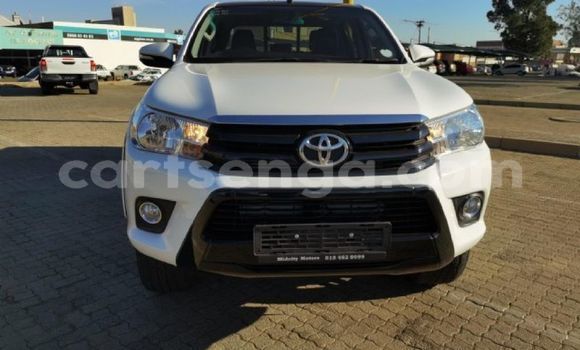 Nunua Ilio tumika Toyota Hilux White Gari ndani ya Mbabane nchini Manzini Nunua Ilio tumika Toyota Hilux White Gari ndani ya Mbabane nchini Manzini