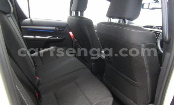 Nunua Ilio tumika Toyota Hilux White Gari ndani ya Mbabane nchini Manzini Nunua Ilio tumika Toyota Hilux White Gari ndani ya Mbabane nchini Manzini