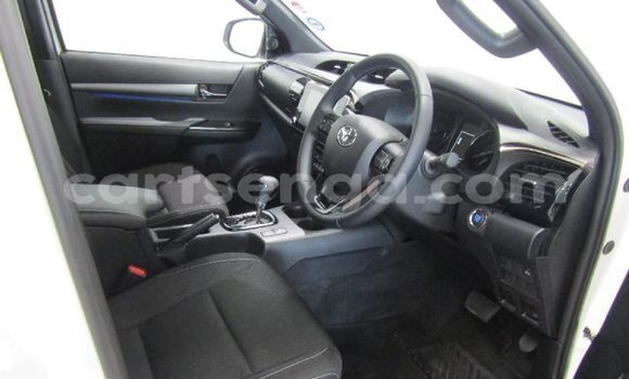 Nunua Ilio tumika Toyota Hilux White Gari ndani ya Mbabane nchini Manzini Nunua Ilio tumika Toyota Hilux White Gari ndani ya Mbabane nchini Manzini