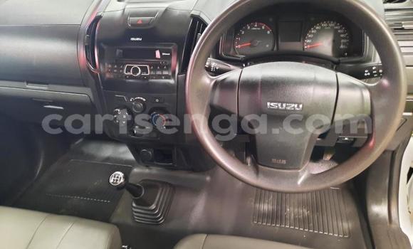 Nunua Ilio tumika Isuzu KB White Gari ndani ya Kwaluseni nchini Manzini Nunua Ilio tumika Isuzu KB White Gari ndani ya Kwaluseni nchini Manzini