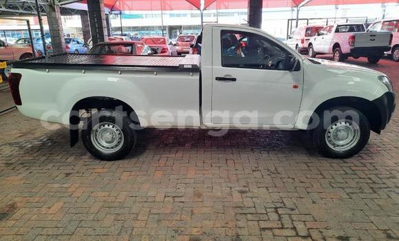 Nunua Ilio tumika Isuzu KB White Gari ndani ya Kwaluseni nchini Manzini Nunua Ilio tumika Isuzu KB White Gari ndani ya Kwaluseni nchini Manzini