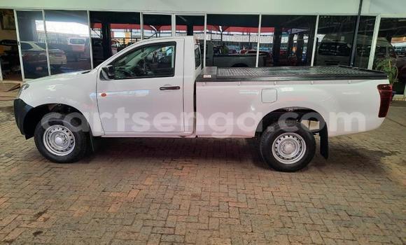 Nunua Ilio tumika Isuzu KB White Gari ndani ya Kwaluseni nchini Manzini Nunua Ilio tumika Isuzu KB White Gari ndani ya Kwaluseni nchini Manzini