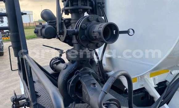 Buy Used Nissan UD White Truck in Mbabane in Manzini Buy Used Nissan UD White Truck in Mbabane in Manzini