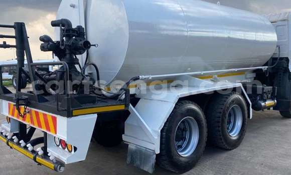 Buy Used Nissan UD White Truck in Mbabane in Manzini Buy Used Nissan UD White Truck in Mbabane in Manzini