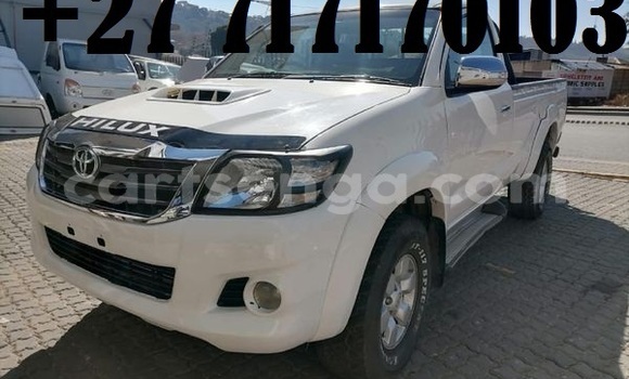Buy Used Toyota Hilux White Car in Mbabane in Manzini Buy Used Toyota Hilux White Car in Mbabane in Manzini