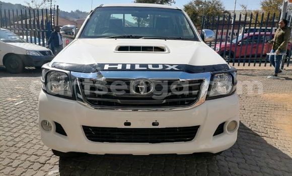 Buy Used Toyota Hilux White Car in Mbabane in Manzini Buy Used Toyota Hilux White Car in Mbabane in Manzini