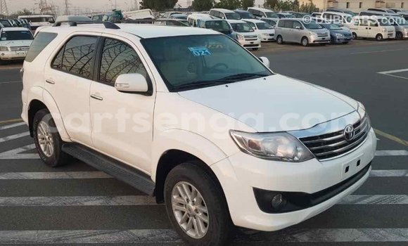 Buy Import Toyota Fortuner White Car in Import - Dubai in Hhohho Buy Import Toyota Fortuner White Car in Import - Dubai in Hhohho