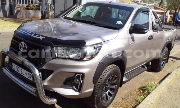 Nunua Ilio tumika Toyota Hilux Brown Gari ndani ya Big Bend nchini Wilaya ya Lubombo Nunua Ilio tumika Toyota Hilux Brown Gari ndani ya Big Bend nchini Wilaya ya Lubombo