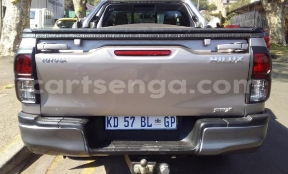 Nunua Ilio tumika Toyota Hilux Brown Gari ndani ya Big Bend nchini Wilaya ya Lubombo Nunua Ilio tumika Toyota Hilux Brown Gari ndani ya Big Bend nchini Wilaya ya Lubombo