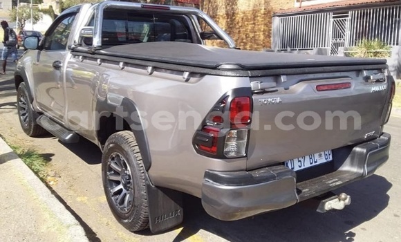Nunua Ilio tumika Toyota Hilux Brown Gari ndani ya Big Bend nchini Wilaya ya Lubombo Nunua Ilio tumika Toyota Hilux Brown Gari ndani ya Big Bend nchini Wilaya ya Lubombo