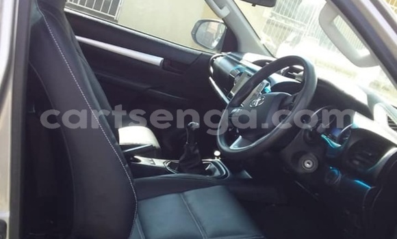 Nunua Ilio tumika Toyota Hilux Brown Gari ndani ya Big Bend nchini Wilaya ya Lubombo Nunua Ilio tumika Toyota Hilux Brown Gari ndani ya Big Bend nchini Wilaya ya Lubombo