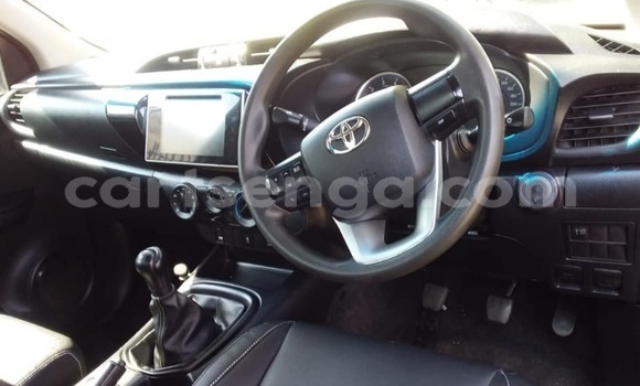 Nunua Ilio tumika Toyota Hilux Brown Gari ndani ya Big Bend nchini Wilaya ya Lubombo Nunua Ilio tumika Toyota Hilux Brown Gari ndani ya Big Bend nchini Wilaya ya Lubombo