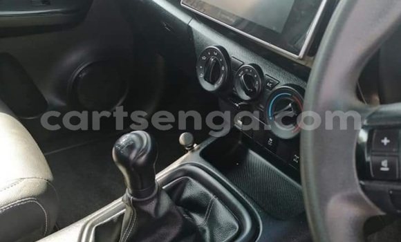 Nunua Ilio tumika Toyota Hilux Brown Gari ndani ya Big Bend nchini Wilaya ya Lubombo Nunua Ilio tumika Toyota Hilux Brown Gari ndani ya Big Bend nchini Wilaya ya Lubombo