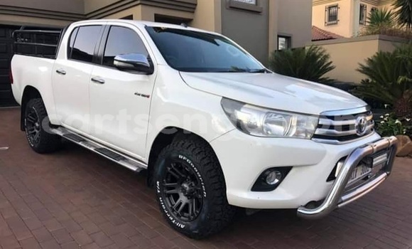 Nunua Ilio tumika Toyota Hilux White Gari ndani ya Big Bend nchini Wilaya ya Lubombo Nunua Ilio tumika Toyota Hilux White Gari ndani ya Big Bend nchini Wilaya ya Lubombo