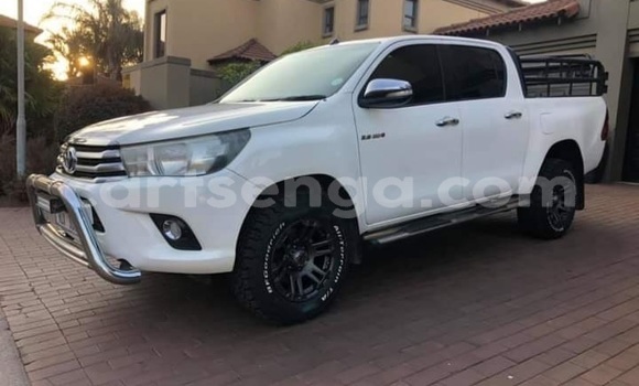 Nunua Ilio tumika Toyota Hilux White Gari ndani ya Big Bend nchini Wilaya ya Lubombo Nunua Ilio tumika Toyota Hilux White Gari ndani ya Big Bend nchini Wilaya ya Lubombo