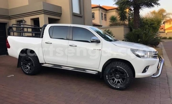 Nunua Ilio tumika Toyota Hilux White Gari ndani ya Big Bend nchini Wilaya ya Lubombo Nunua Ilio tumika Toyota Hilux White Gari ndani ya Big Bend nchini Wilaya ya Lubombo