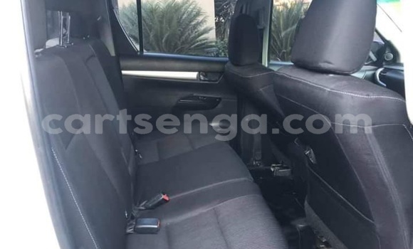 Nunua Ilio tumika Toyota Hilux White Gari ndani ya Big Bend nchini Wilaya ya Lubombo Nunua Ilio tumika Toyota Hilux White Gari ndani ya Big Bend nchini Wilaya ya Lubombo